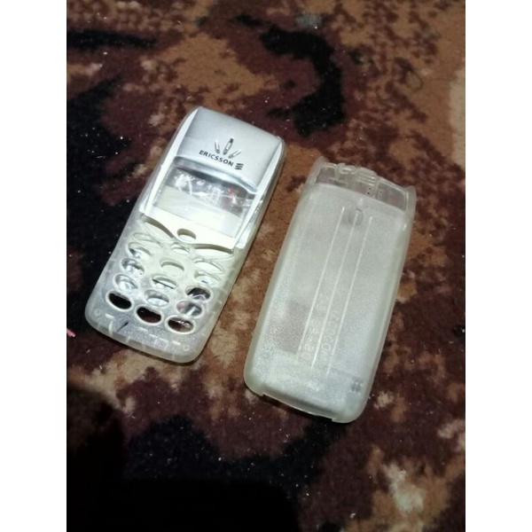 Casing sony ericsson t66 transparan tulang