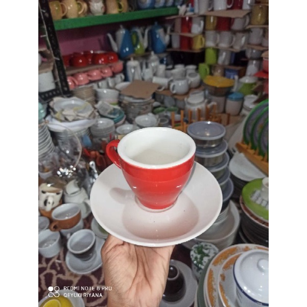 cangkir+pisin merah putih keramik unik