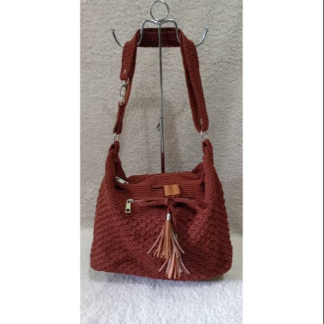 Tas Rajut Candy Serut Kecil Merah Bata