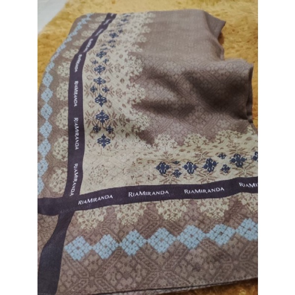 Preloved Ria Miranda - Alang Scarf Coco