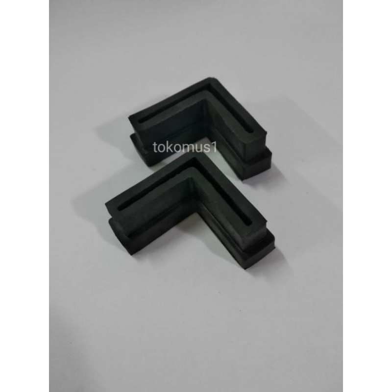 KARET/ALAS KAKI KARET TEBAL UNTUK RAK BESI SIKU LUBANG MURAH