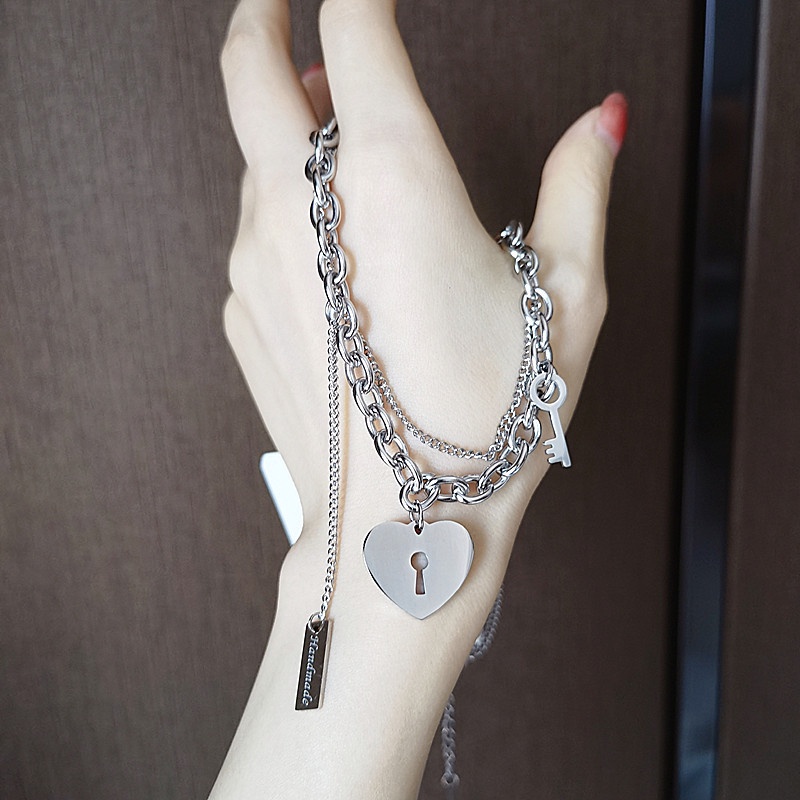 Kalung Rantai Tulang Selangka Desain Kunci Hati Ganda Gaya Korea Hip-hop Untuk Wanita