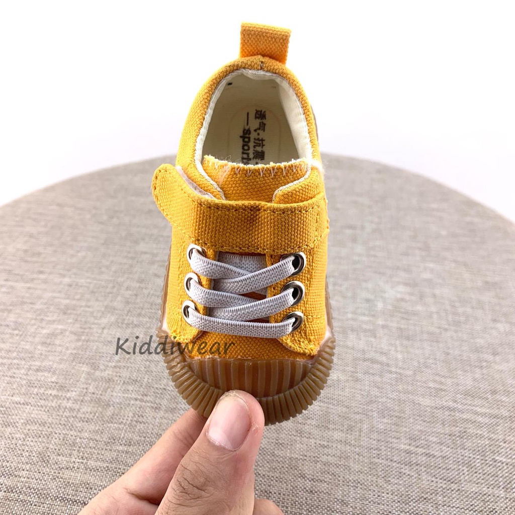 (Kiddiwear) Sepatu sneakers anak MBK63