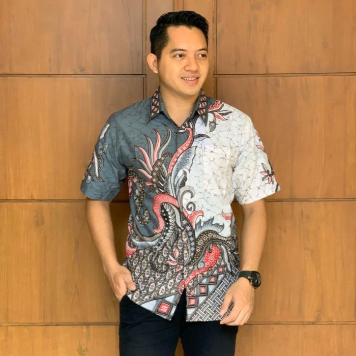 [READY STOCK] KEMEJA BATIK PRIA LENGAN PENDEK NAGA ABU KUALITAS IMPORT 