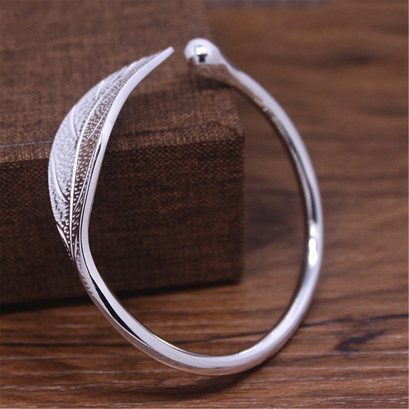 Gelang Bangle Open Desain Daun Warna Silver Untuk Wanita