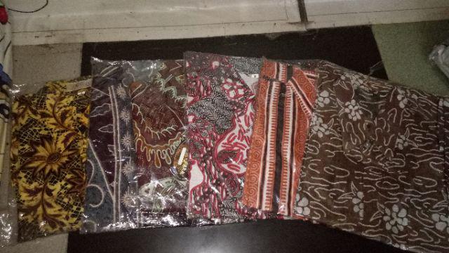 Cuci Gudang Kemeja Batik Katun Motif Campur. Tidak Bisa Seragam. Harga Normal 40ribuan