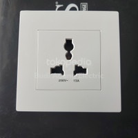 Stopkontak Universal Merk boss. Semua Colokan Masuk. Tipe B1000 Puro B10413S