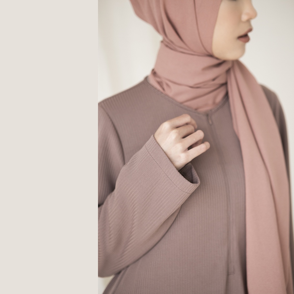 Smara by Aska Label - Basic gamis polos bahan knit busui friendly lengan panjang warna coksu, hijau, pink, burgundy, coklat milo