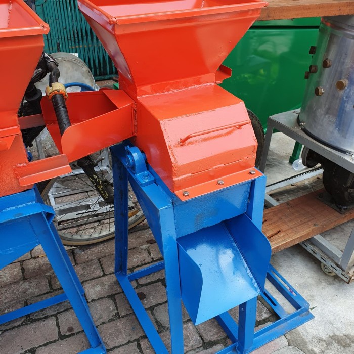 Mesin Penggiling dan Pencincang Daun,Rumput,Jagung,Ubi,Pelepah Sawit