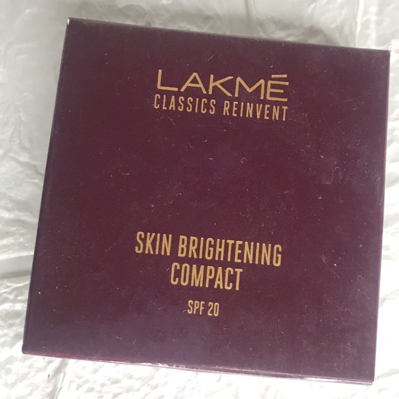 Lakme Classic Skin Brightening Compact Bedak padat lakme Clasic Shade Fair