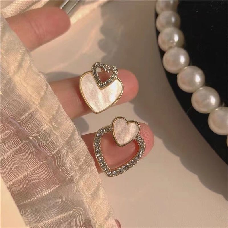 Anting Stud Kristal Bentuk Hati Model Hollow Untuk Wanita