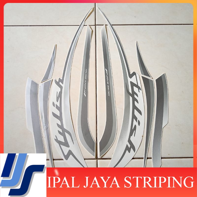 stiker motor scoopy stylish 2019 putih