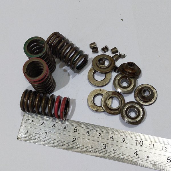 per pir kancing ring kuku Valve klep seat spring jupiter MX new -