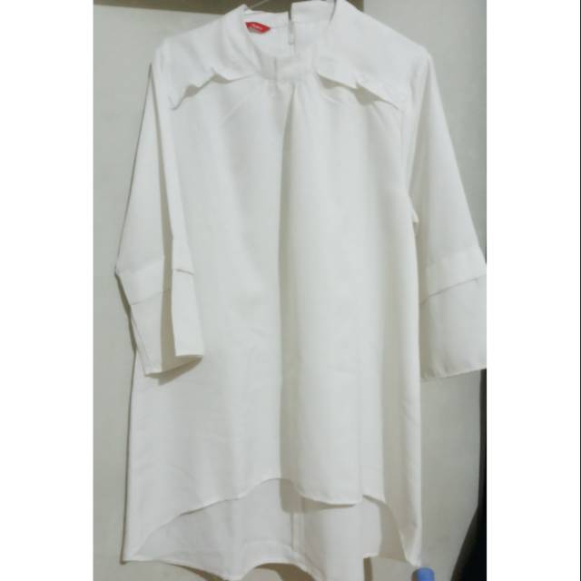 GARAGE SALE TUNIK PUTIH DAUKY PRELOVED