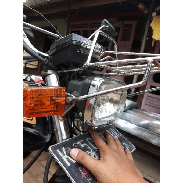 kupingan Lampu motor CB K5/honda win/GL 100-1