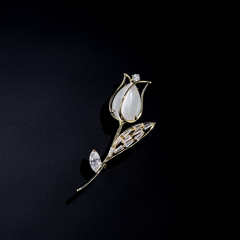 Bross Cantik/Bross Elegant/ Bross Bunga Tulip/ Bross Jepang/ Bross mewah/ Bross untuk Jas/ Bross unt