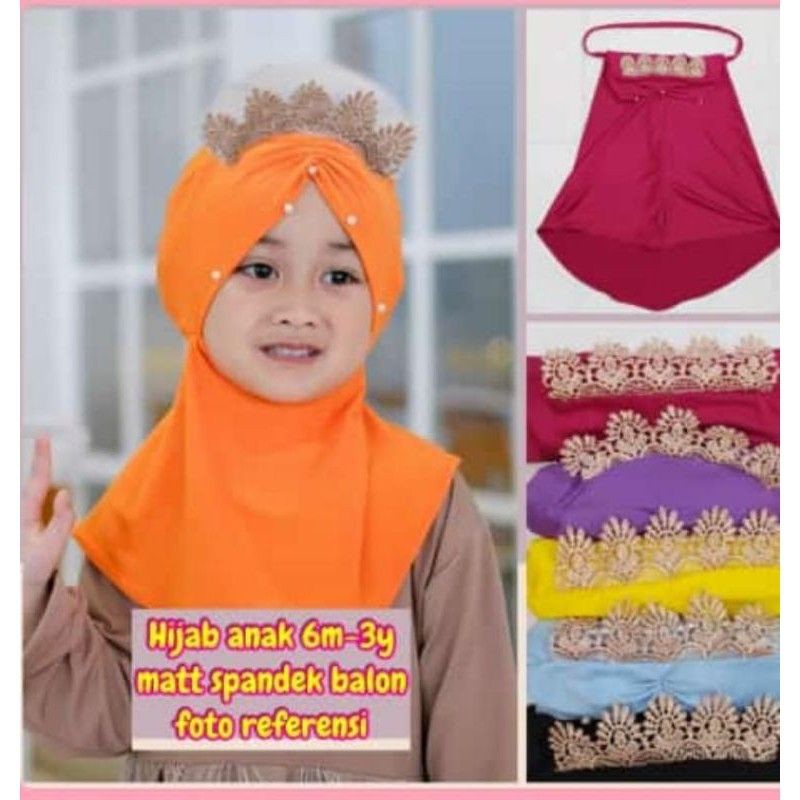 Hijab anak Azra