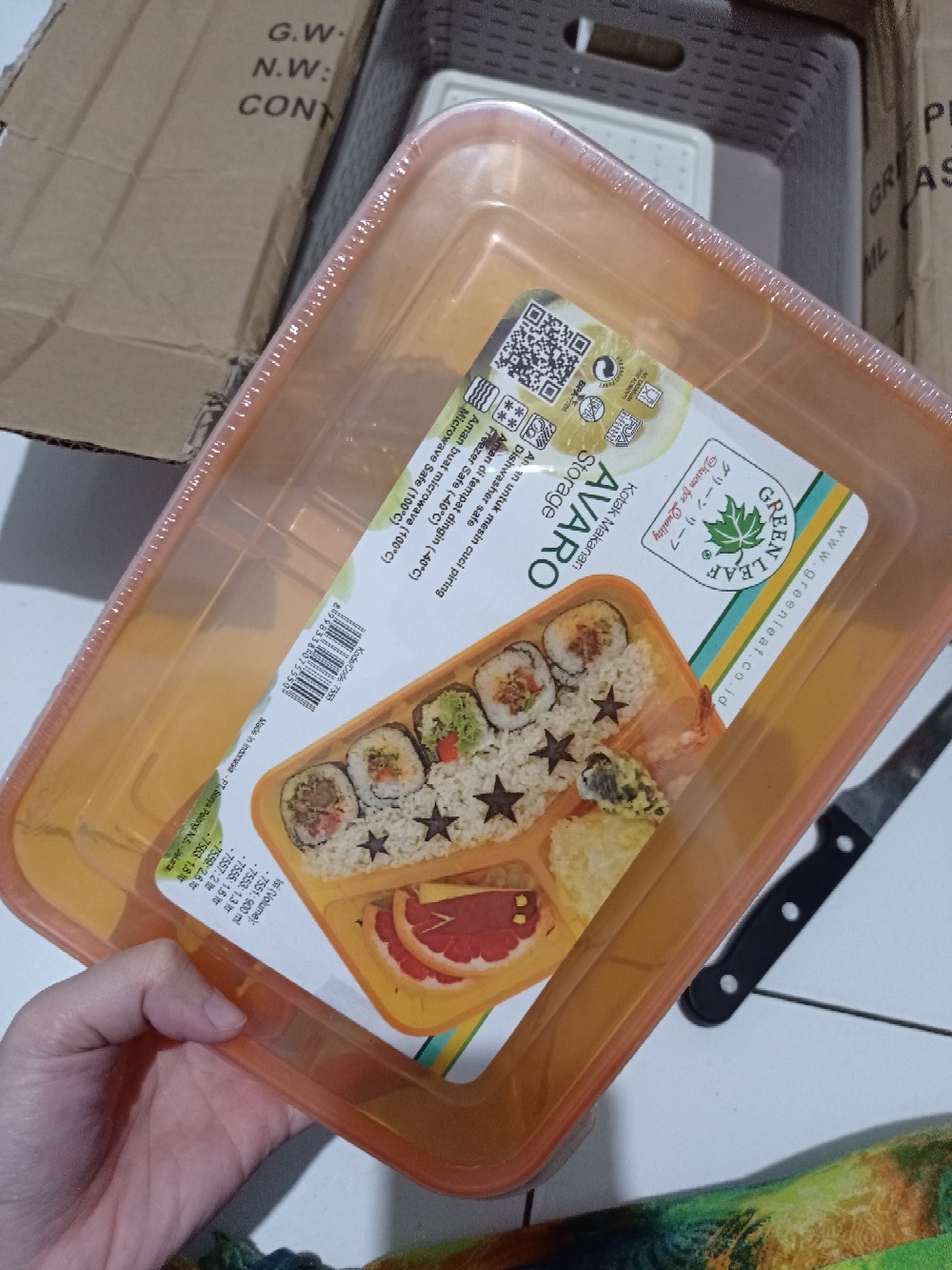 Batamgrosir.id | Kotak Bekal - Lunch Box - Kotak Makanan Serbaguna Avaro 1.6 Liter Green Leaf 7555