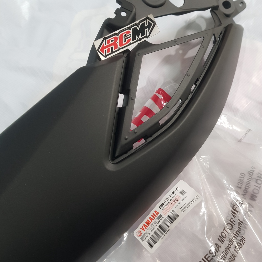 B6H-F1711-00-P3 COVER BODY BODI SIDE BELAKANG KIRI NEW NMAX N-MAX N MAX WARNA HITAM DOF DOFFE DOFE DOPE B6H-F1711-00-P3  ORI ORIGINAL YAMAHA YGP ASLI