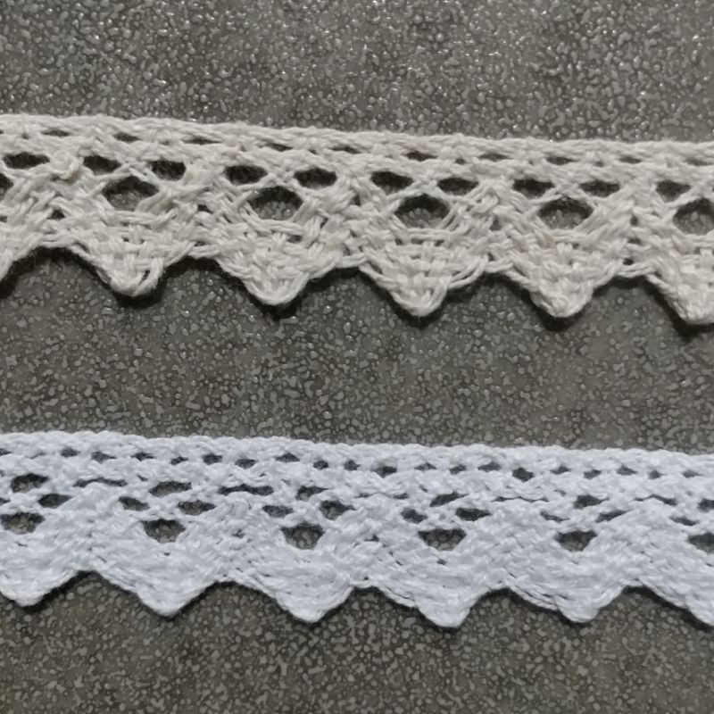 Renda rajut / kait Gunung Per 10 yard