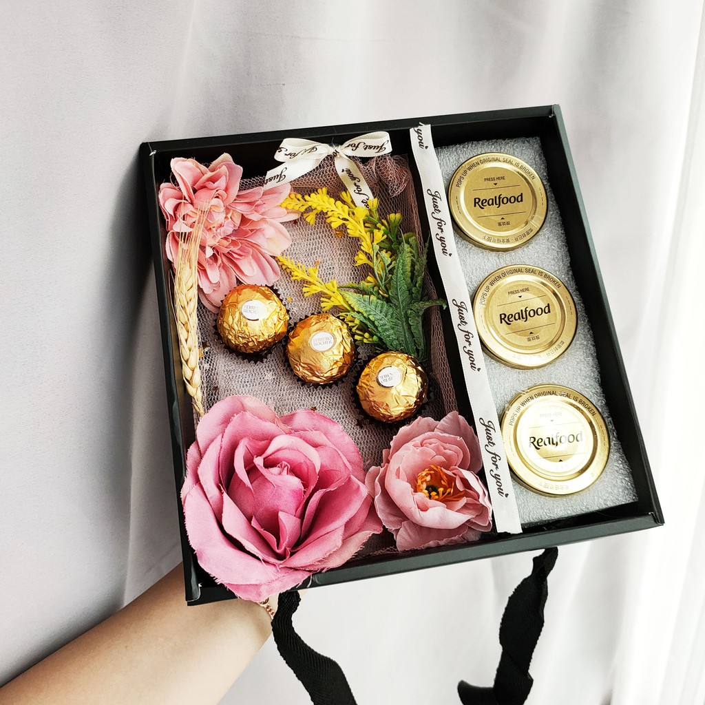 

Hamper Realfood Exclusive Gift Box / Kado Ulang Tahun 3RF3C-0620