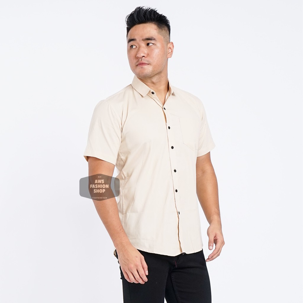 Kemeja Pria Lengan Pendek Polos Cream Krem Kemeja Slimfit Kemeja Polos Casual 819 - EightNineTeen