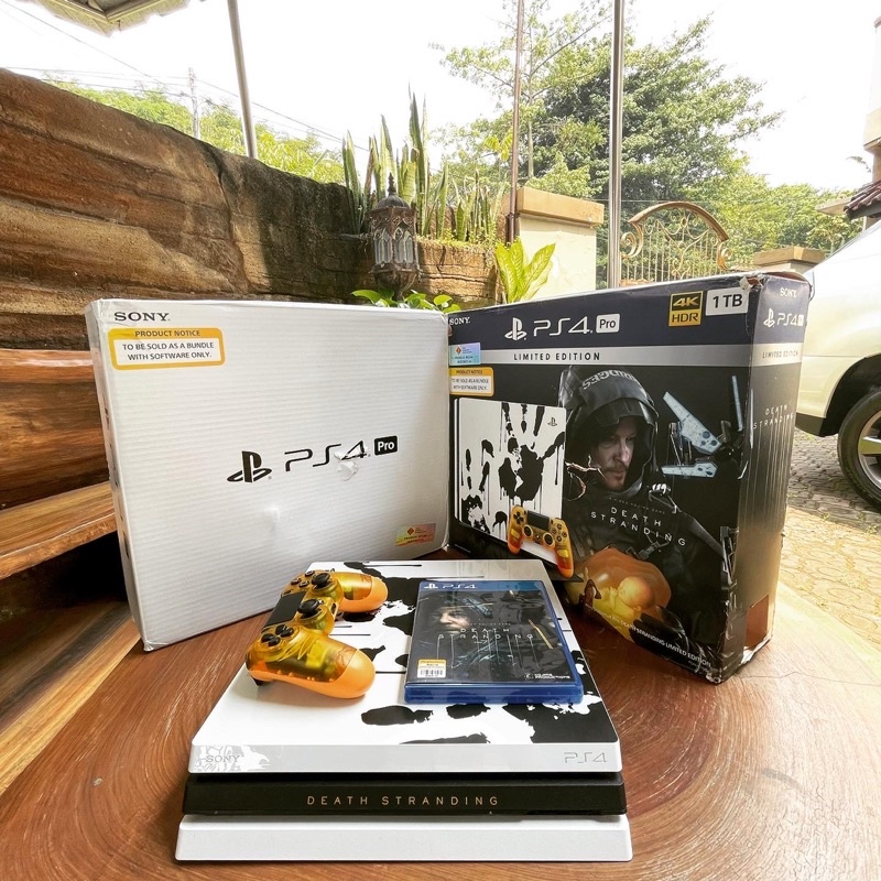 Sony PS4 Pro 1TB CUH 7218B Death Stranding Edition