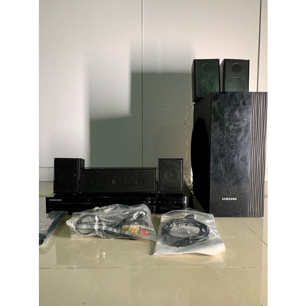 (Second) Samsung Home Theater DVD Bluray HT-J5100K