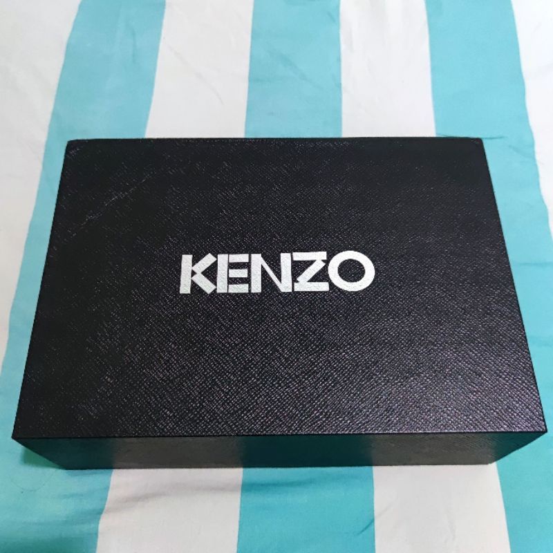 

Kotak / HardBox Magnetic Kenz0