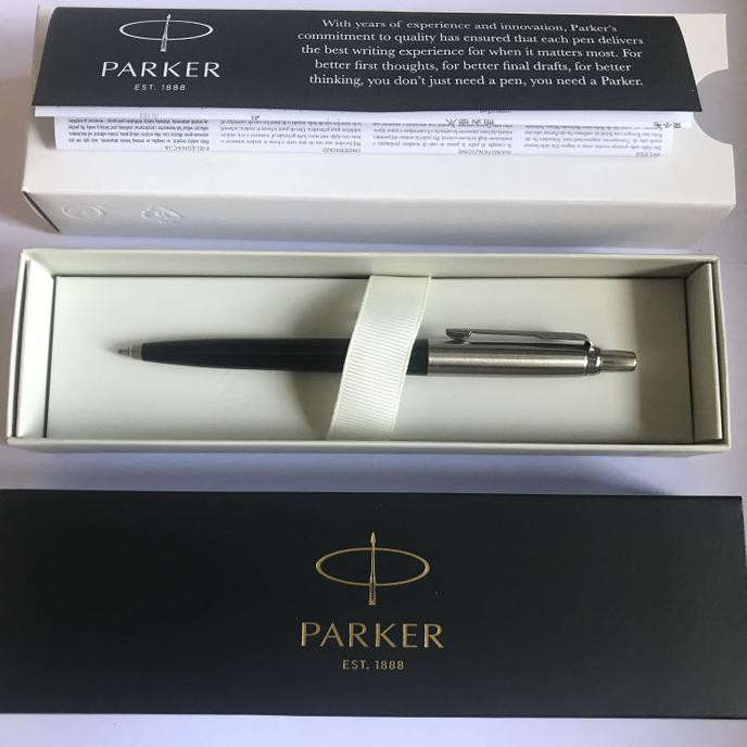 

Pulpen Parker Jotter SPC Ballpoint Black Crome Trim AP082