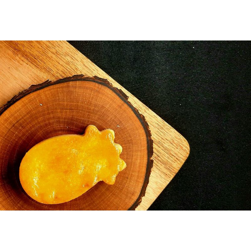 

Premium Pineapple Cakes 3 pieces