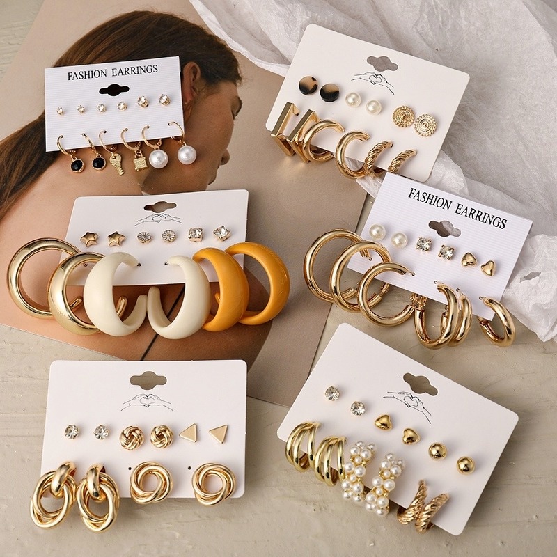 34pcs / Set Anting Stud Rumbai Desain Kupu-Kupu Aksen Mutiara Warna Emas Gaya Retro Untuk Wanita