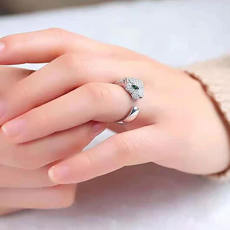 Cincin Model Kepala Leopard Aksen Berlian Untuk Pria Dan Wanita