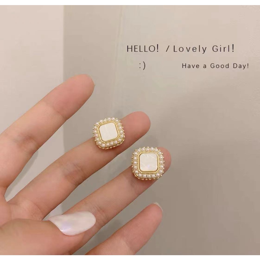 Anting model korea kotak putih gold A006