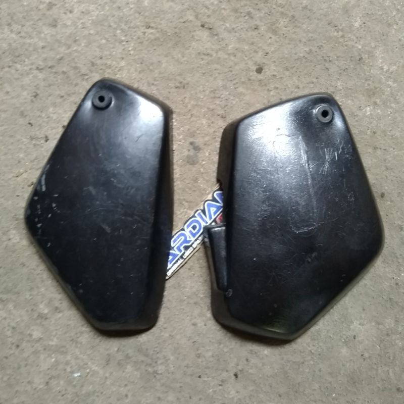 cover side tutup aki kanan kiri suzuki rc 80 rc 100 bravo
