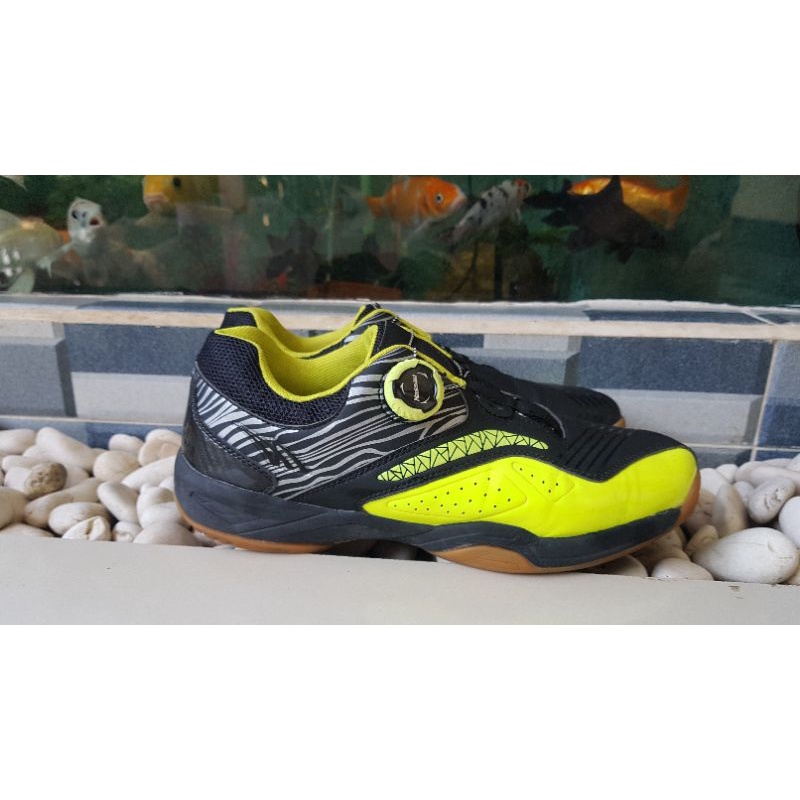 sepatu badminton Nassau rush