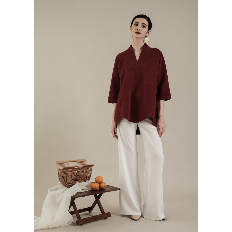 Duma yara top in deep red