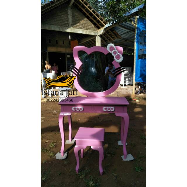 Meja rias hello kitty duco/kursi puff minimalis/meja rias rahwana jati/meja rias/kursi teras/figura