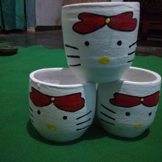 Vas karakter hellokitty tanah liat