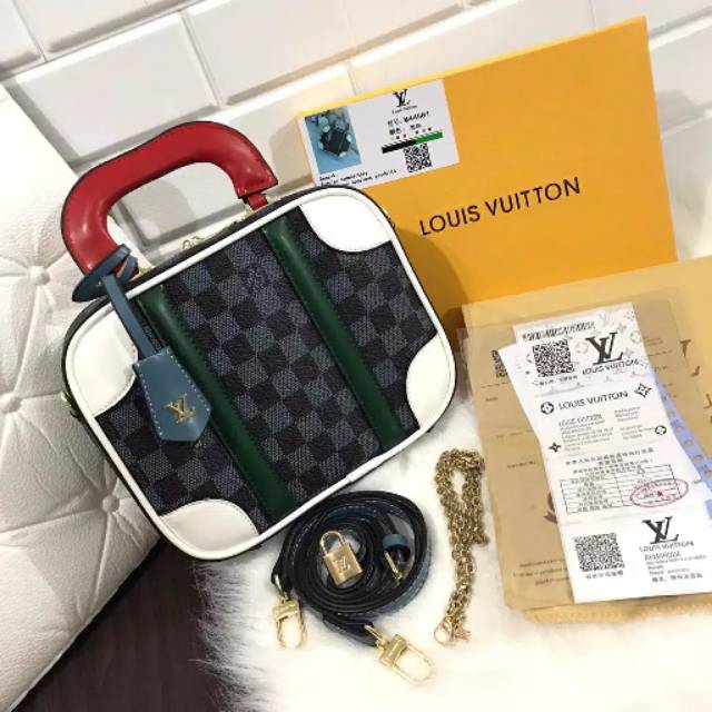 LV LUGGAGE NAGITA SLAVINA FREE BOX