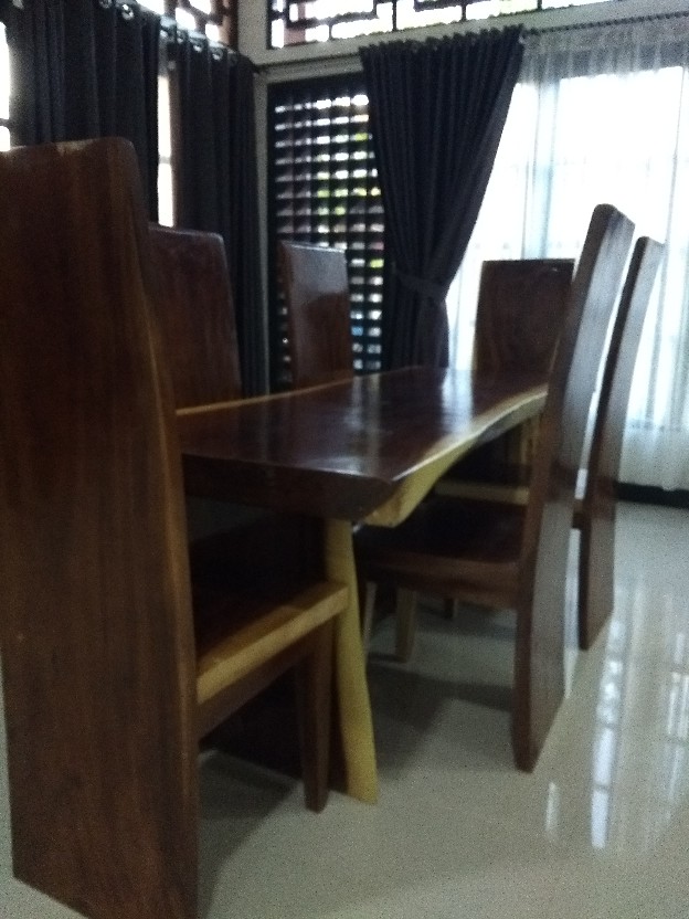 Meja Makan Trembesi Kursi 6 Finishing