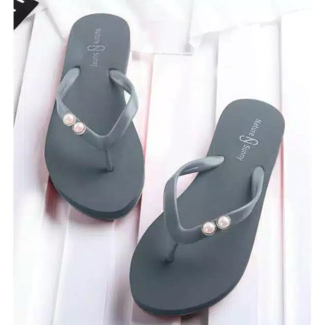 SANDAL SPON JEPIT MUTIARA