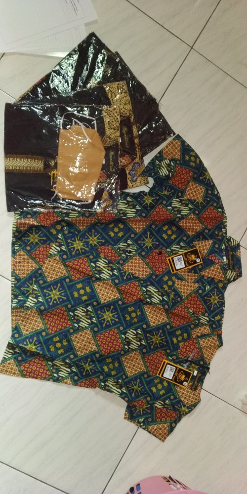 Benang Raja Kemeja Batik Pria Lengan Panjang Motif Daun Gugur