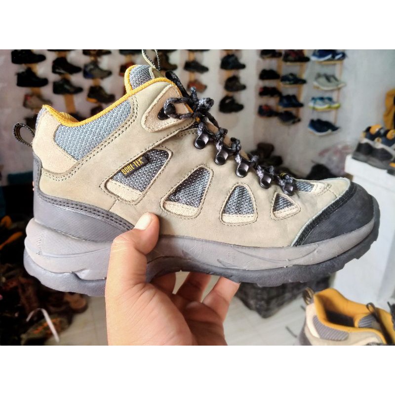 jual sepatu hiking