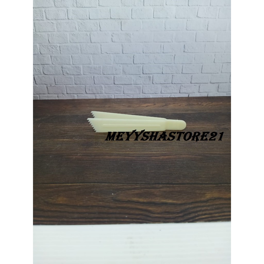 jepitan kue nastar daun /capit kue nastar plastik /penghias kue