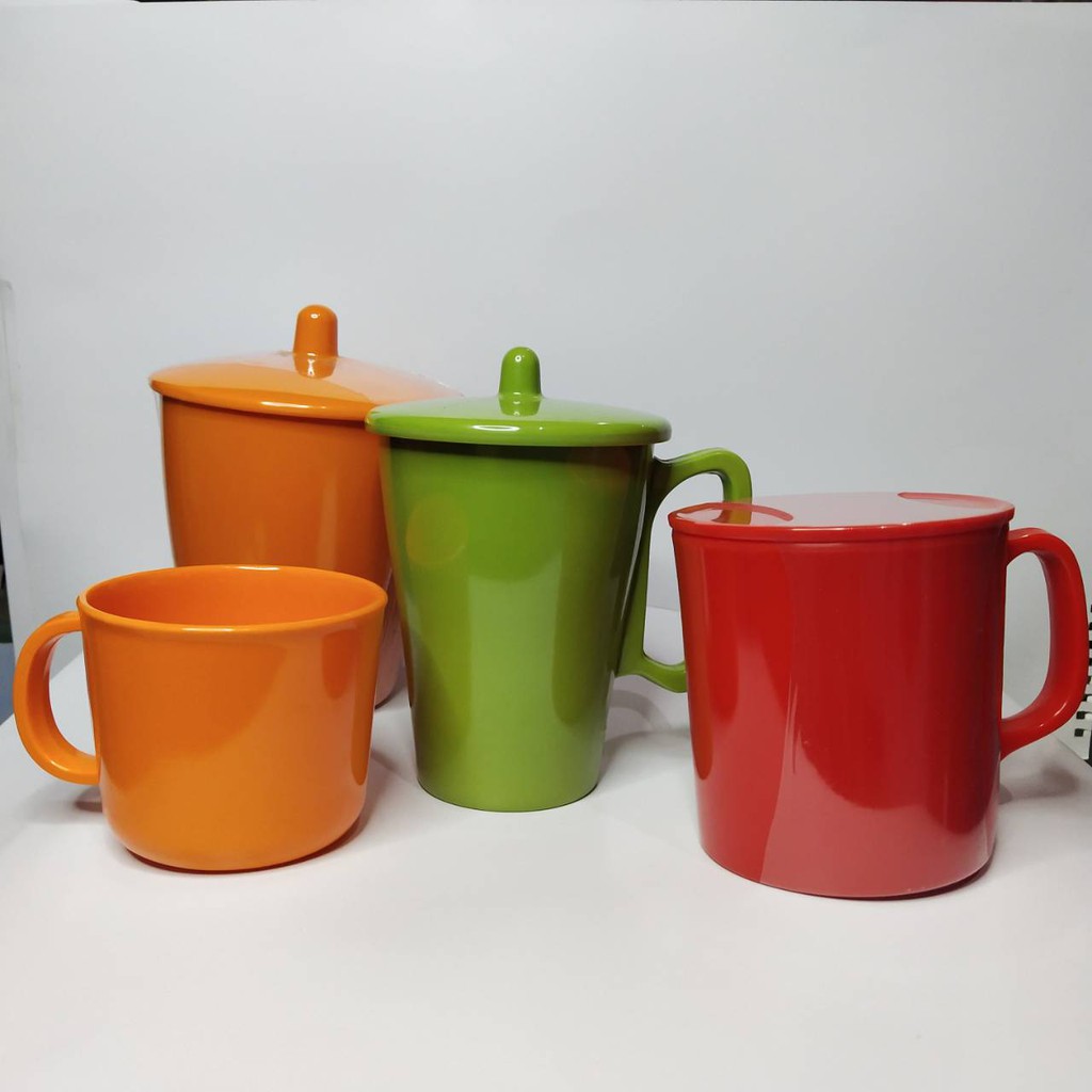 Gelas dengan tutup / Mug dengan tutup / Cangkir tutup (Besar, sedang, kecil)