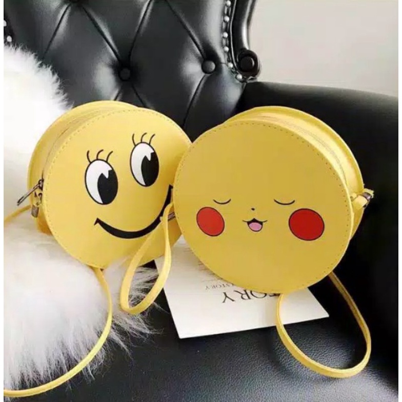 TAS SELEMPANG WANITA MOTIF EMOJI