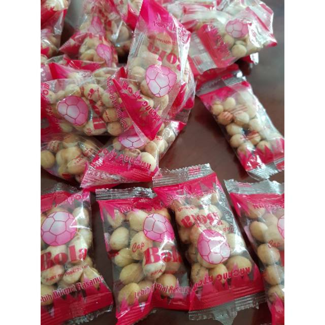 Kacang Atom Cap Bola