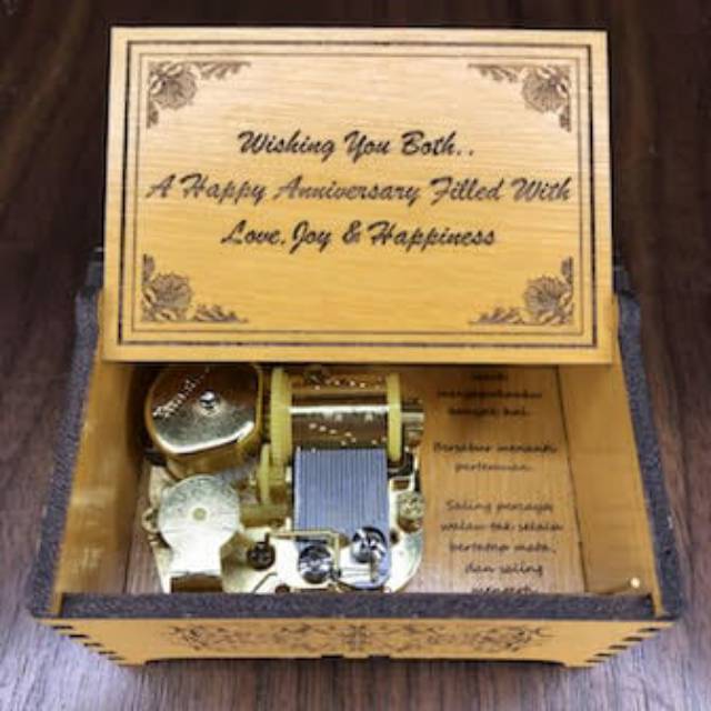 Kotak Musik Besar Otomatis Kayu Meranti Hanya Tulisan