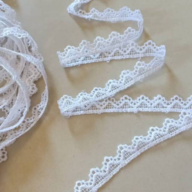 Renda Gyper Gelombang Kecil - warna Putih